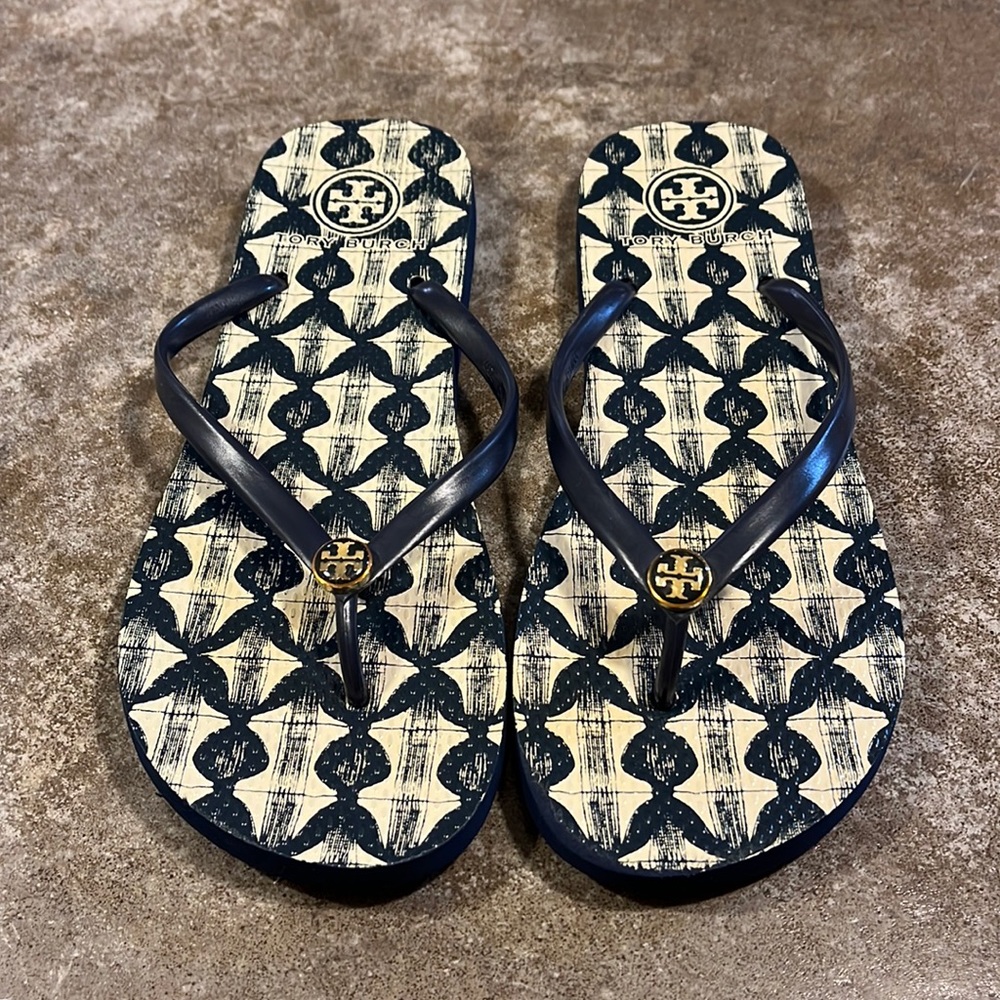 Tory Burch flip flops   Size 7 1/2